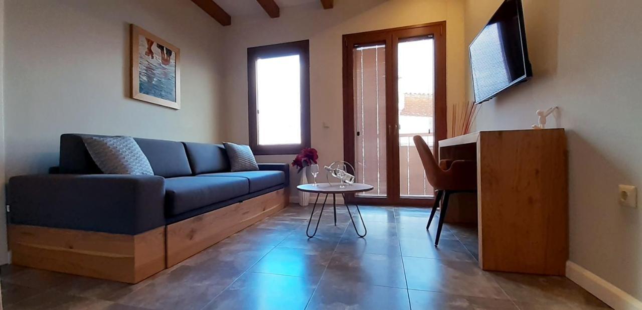 Andros 4 All Seasons Villas & Suites Ormos  ภายนอก รูปภาพ