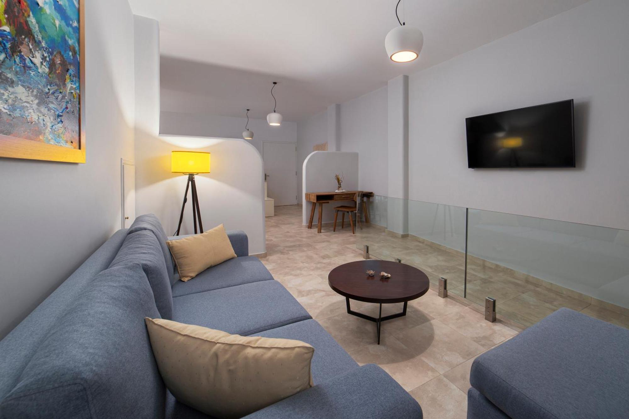 Andros 4 All Seasons Villas & Suites Ormos  ภายนอก รูปภาพ